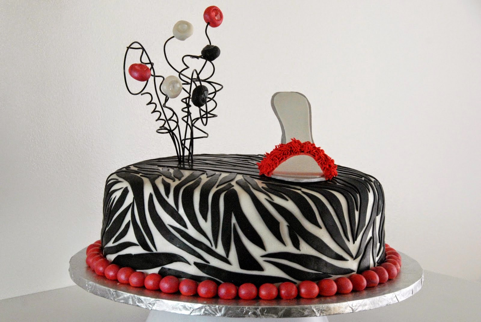 cake decorating zebra shoe shape