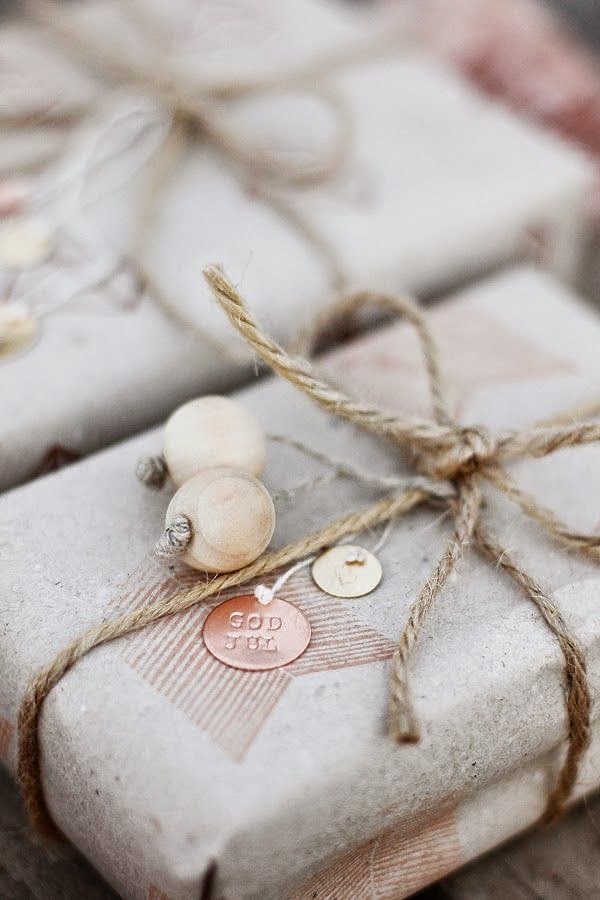 DIY simple gift wrapping