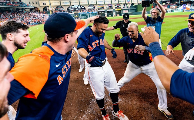 HOUSTON DEJA TENDIDO A LOS YANKEES CON HR DE ALTUVE