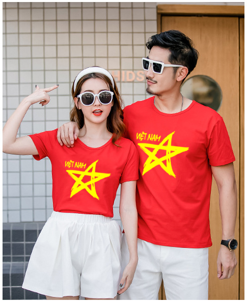 Áo cờ đỏ sao vàng: Áo cờ đỏ sao vàng đầy ý nghĩa được thể hiện qua những hình ảnh đẹp tuyệt vời. Hãy ngắm nhìn những hình ảnh đó để cảm nhận sự ấm áp và yêu thương của dân tộc Việt Nam.