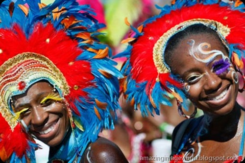Colorful Carnival parade winds through Miami001
