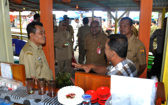 Wako Pariaman Mukhlis Rahman Berharap Dengan Adanya Daftar Harga Tidak Ada Lagi " Main Pakuak" Pada Pesta Pantai Pariaman