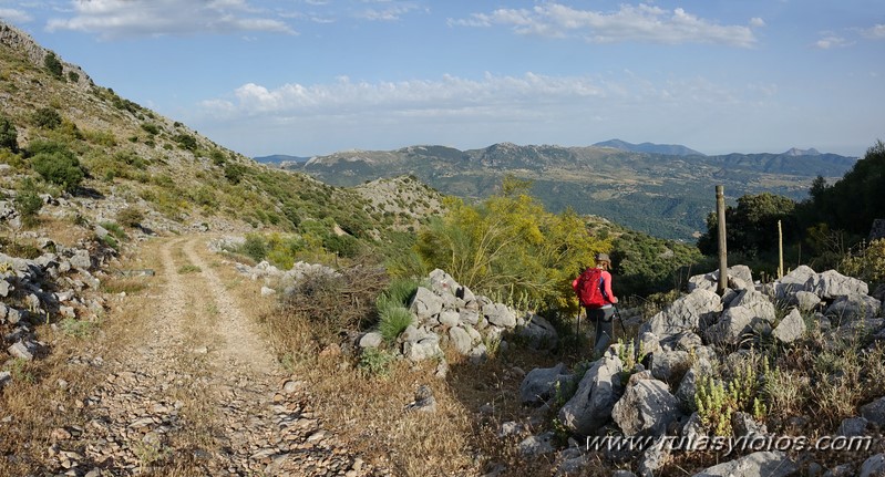 Subida al Martín Gil y Crestería de Sierra Blanquilla