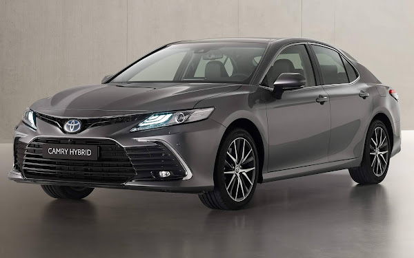 Toyota Camry 2021