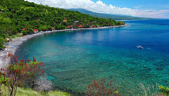 Menikmati Keindahan Bawah Laut Pantai Amed  