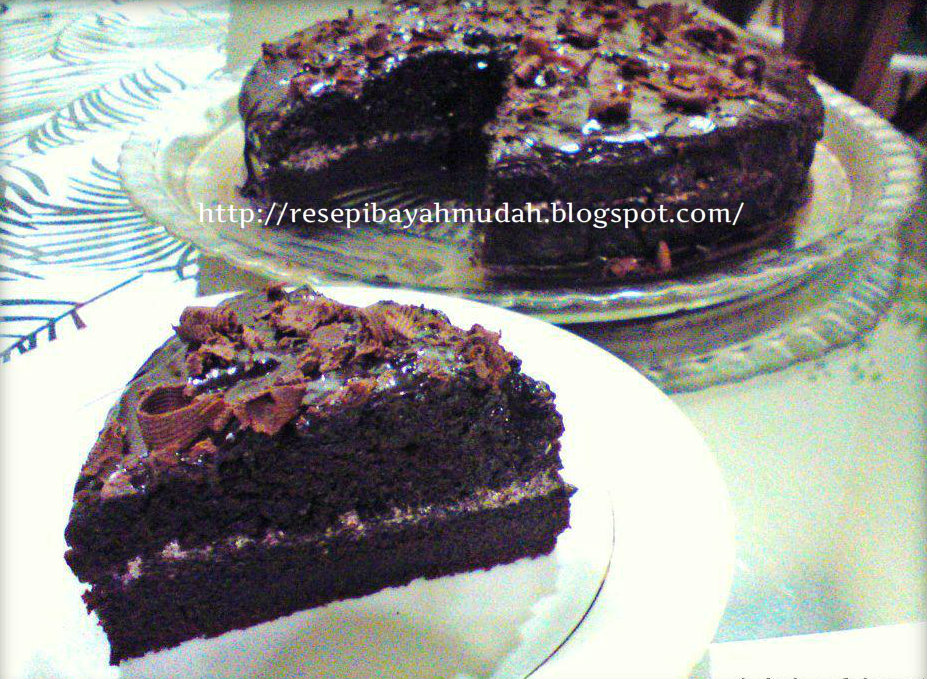 Resepi: Black Magic Cake with Chocolate Frosting and 