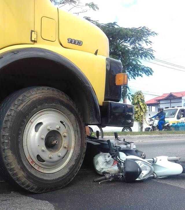 Motociclista morre em grave acidente envolvendo caminhão na RJ-106