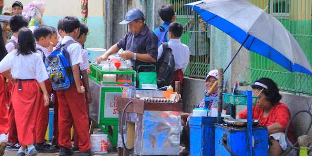 Usaha Sampingan Di Lingkungan Sekolah 