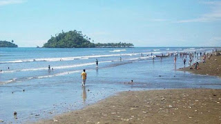 Pantai Air Manis Padang