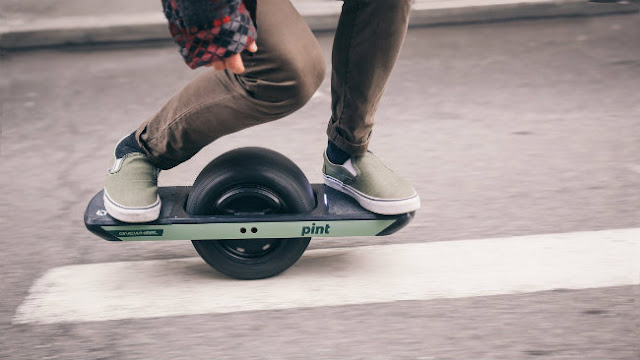 Onewheel Pint: The successor of Onewheel XR which is compact and light electric Skateboard