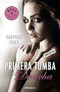 Primera Tumba a la Derecha (Saga Charley Davidson) #1 Darynda Jones