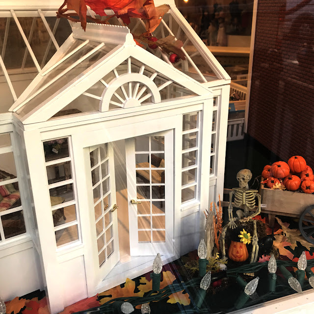 Tiny Doll House | A New York City Gem | Review by Linzer Lane Blog