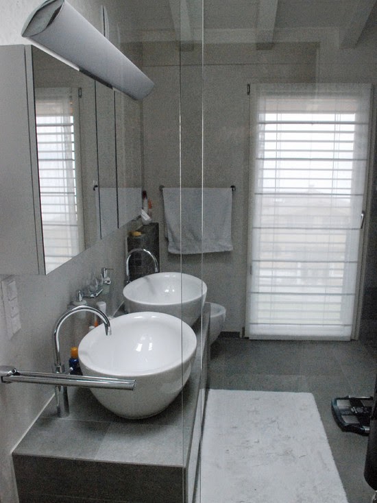 Desain Kamar  Mandi  Minimalis Modern dengan Tema Alam 