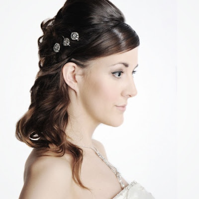 Wedding Hairstyles  Older Brides on Hair Styles   Haircuts Hairstyles  Hair Accessories For Brides