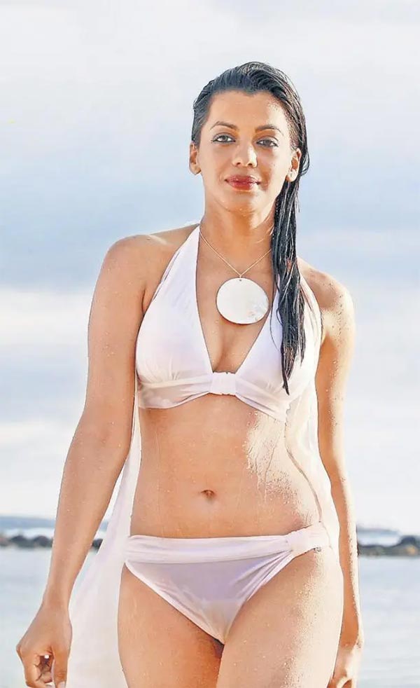 mugdha godse wet bikini bollywood actress