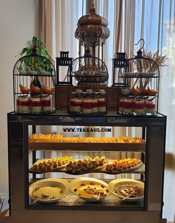 Glorious Desserts and Kuih at Holiday Inn Melaka