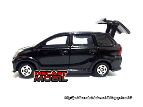 Toyota Avanza Veloz Black