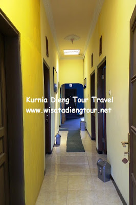 ruangan homestay yola Dieng