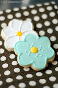 Since she had planned a flower theme for the party, we decided that I would . (cookies flower dsc )