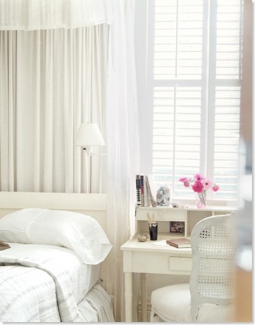 new-orleans-bedside-table-0709-de