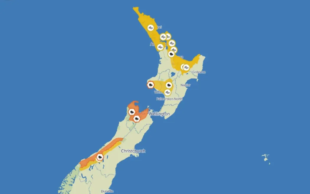 MetService cho biết có một luồng không khí di chuyển về phía đông trên khắp đất nước, dự kiến sẽ mang theo mưa lớn và gió mạnh từ bắc xuống đông bắc MetService cho biết có một luồng không khí di chuyển về phía đông trên khắp đất nước, dự kiến sẽ mang theo mưa lớn và gió mạnh từ bắc xuống đông bắc