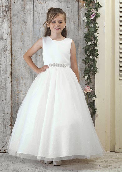 http://www.firstholycommunionday.co.uk/princess-sparkle-first-communion-dress---fl700--linzi-jay-new-2015-16326-p.asp