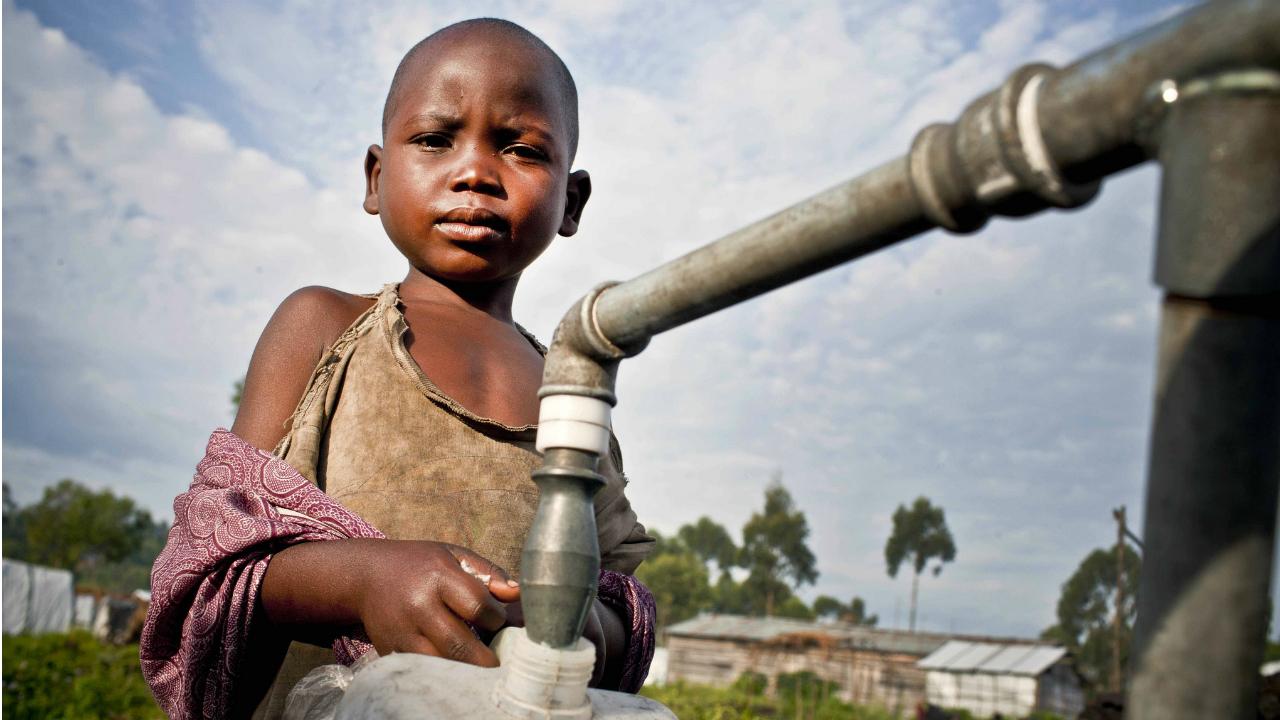 Parents Besiege Chigiji Primary School For Swindling Borehole Drilling Funds!