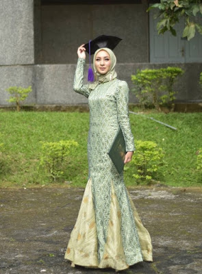 model kebaya wisuda muslim terbaru