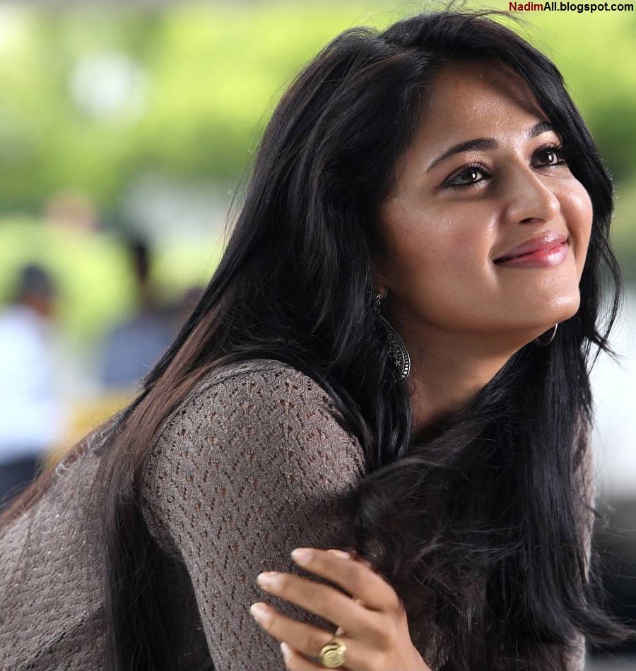 anushka-shetty-hot-2013