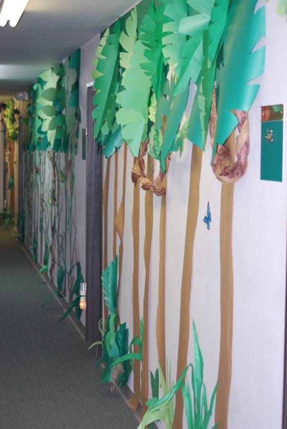 Safari Theme Decorating Ideas / Party Frosting: Safari Party Ideas/Inspiration / Whether you're looking for jungle themed living room ideas, original or contemporary art, home decoration ideas can keep your abode looking as wonderful as your day you started decorating.if you are about to paint your walls or just have a new flat pack system installed, here are some of typically the most popular jungle themed living room ideas around today.