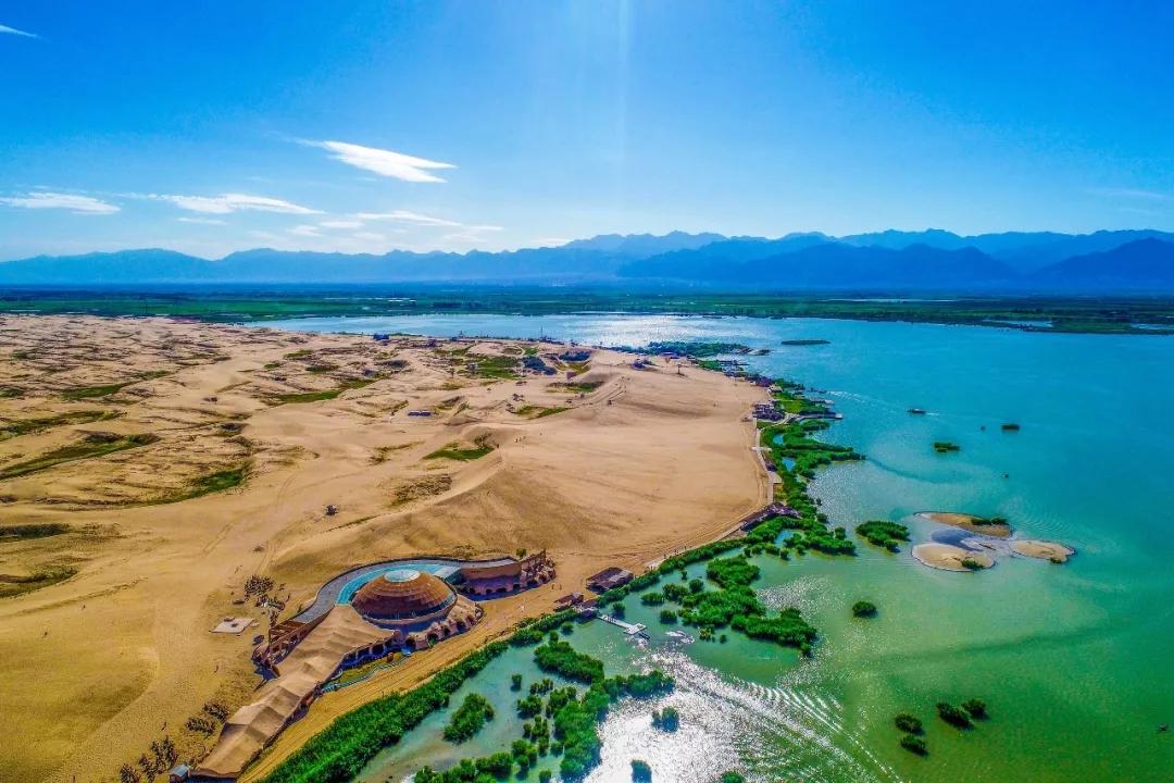 ทะเลสาบซาหู (Shahu Lake: 沙湖)