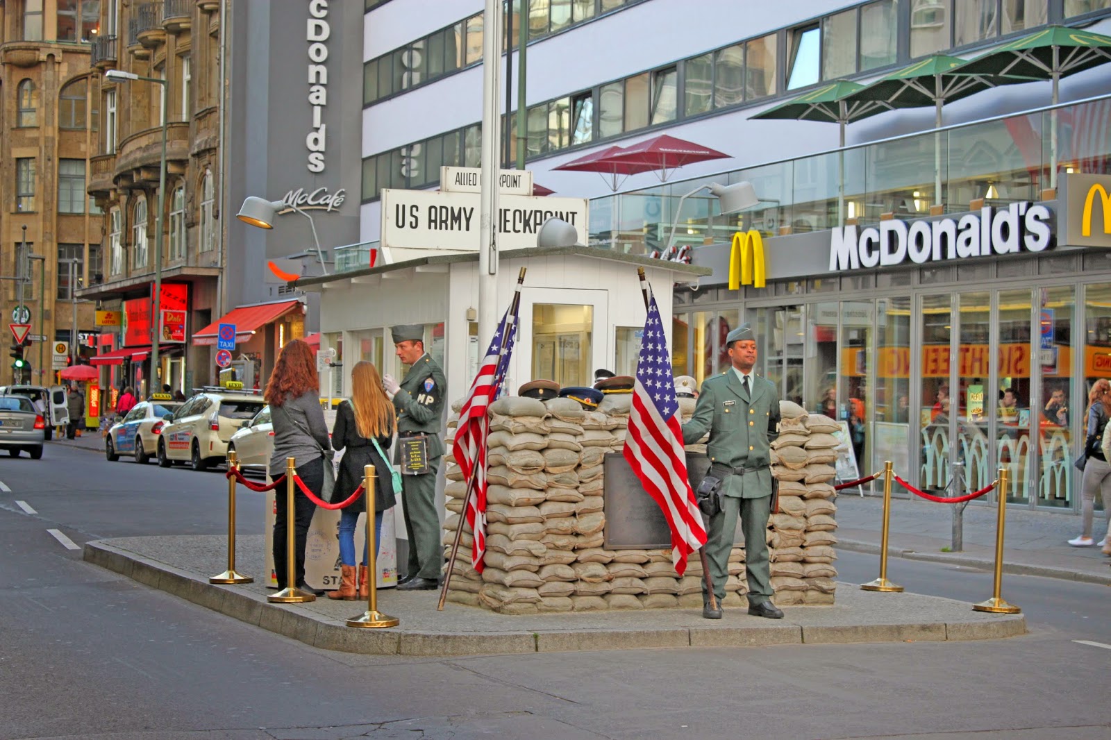 checkpoint Charlie Berlin