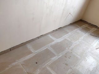 The edging tiles look great