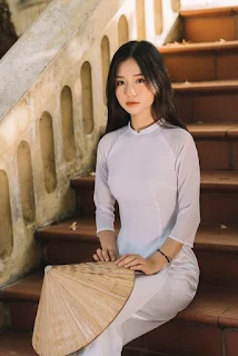 Nữ sinh xứ Thanh đẹp dịu dàng trong tà áo dài trắng