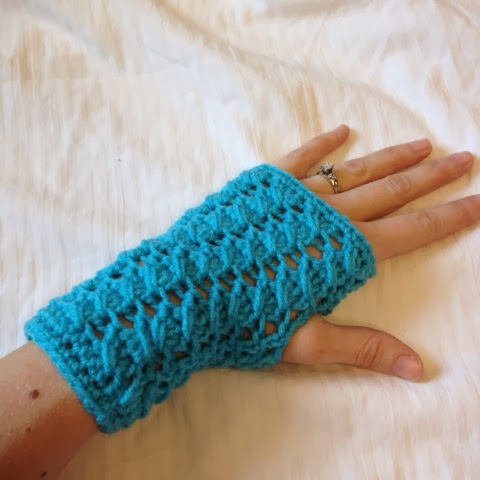 Crocheted Fingerless Mittons