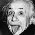 La historia detrás de la icónica foto de Albert Einstein con la lengua afuera