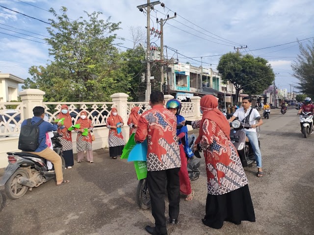 Sosialisasi Zona Integritas Untuk Mewujudkan Wilayah Bebas Korupsi ( WBK ) Ketua Mahkamah Syar’iyah Jantho Kampanye Publik di Pasar Lambaro Aceh Besar