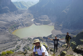 gunung kelud; gunung kelud meletus; gunung kelud kediri; gunung kelud 2019; gunung kelud sekarang; gunung kelud berapa mdpl; gunung kelud meletus 2019; gunung kelud blitar; gunung kelud wisata; gunung kelud mdpl; jalur pendakian gunung kelud; misteri gunung kelud; mitos gunung kelud; sejarah gunung kelud; gunung kelud kediri; legenda mahesa suro; legenda lembu suro; wisata di blitar; wisata blitar; tour blitar