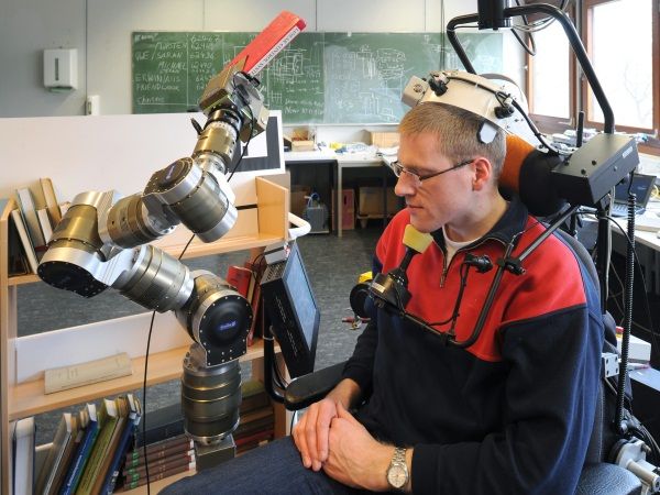 Controlling a robotic arm with the mind, these researchers did it