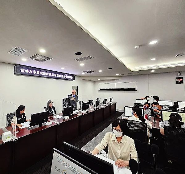 ▲國立臺中科技大學25系所在說明會中踴躍詢問。（中分署提供）
