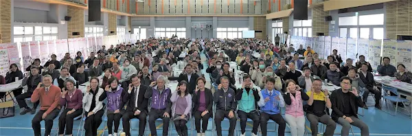 ▲彰化縣政府於今日上午在花壇國民小學召開「彰化縣113學年度第二學期中小學校務發展會議」，除212所縣屬中小學及3所私立中學(附設國中部)校長參與外，另邀請縣轄高中職校長與會指導。（彰化縣政府提供）