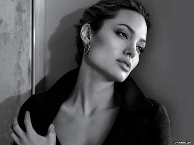 Angelina Jolie cute wallpaper 8