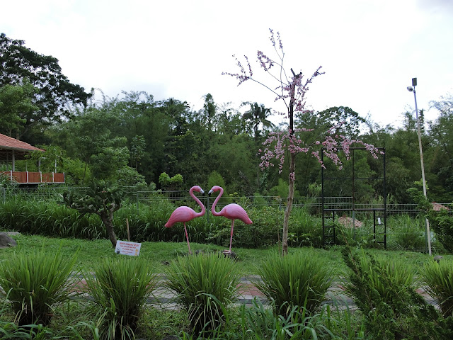 Halaman di Merapi Park The World Landmarks Kaliurang Jogja - habisliburan.com