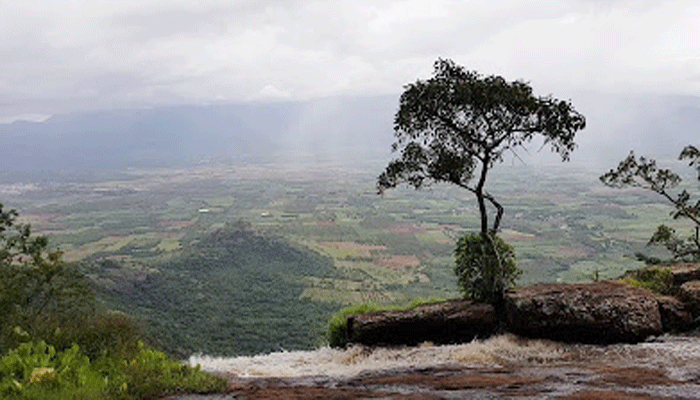 aruvikuzhy-waterfalls