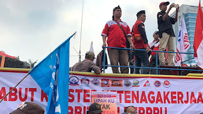 KOMPAK! Massa Buruh dan Mahasiswa juga Tolak RKUHP