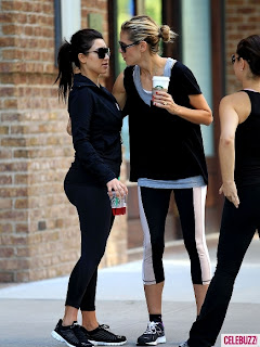  Kardashian Hair Extensions on Kim Kardashian Buying Clip In Hair Extensions At A Beauty Supply Store