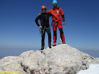 Guias de alta montaña de Picos de Europa Fernando Calvo Gonzalez UIAGM  escaladas y alpinismo en picos de europa #zamberlan #rab #lowealpine #campcassin 