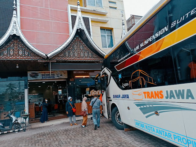 rumah-makan-bus-sinar-jaya