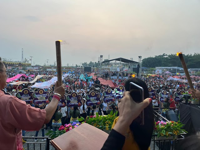 Ribuan Jemaat Hadir dalam Gelaran Bekasi Bright and Bloom di Lapangan parkir Transera