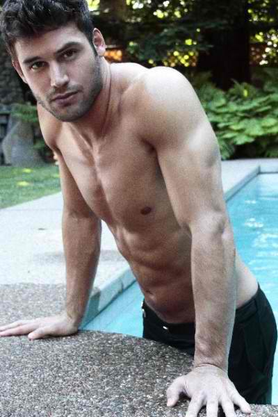 Ryan-Guzman-Shirtless-Abs-Cosmo-Guy-Step-Up-4